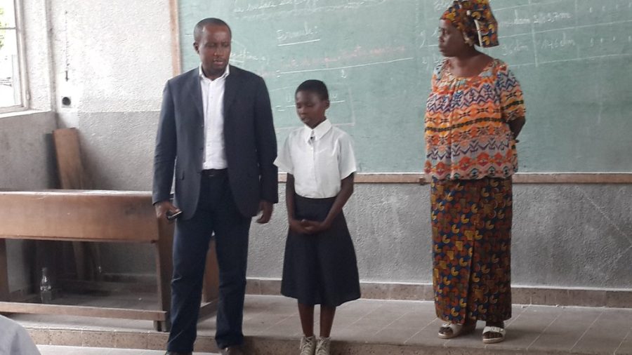 Te Litho Tenge Didier — Visite de l'école Laïc (Education jeunesse)