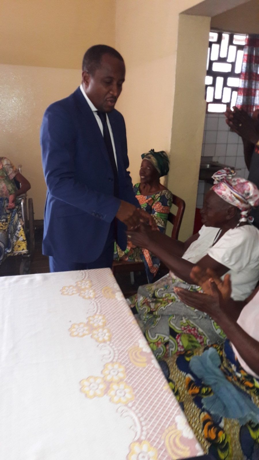 Te Litho Tenge Didier — Social don a larmee du salut au home des vieillards (Action sociale)