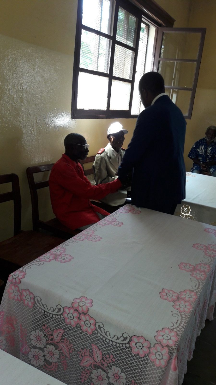 Te Litho Tenge Didier — Social don a larmee du salut au home des vieillards (Action sociale)