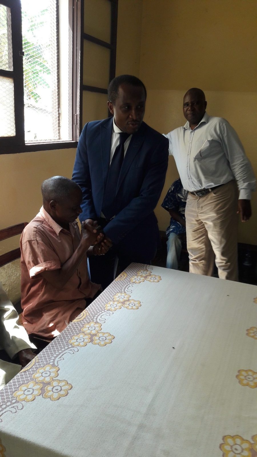 Te Litho Tenge Didier — Social don a larmee du salut au home des vieillards (Action sociale)