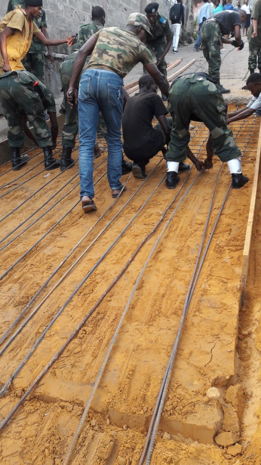 Te Litho Tenge Didier — Travaux sur rue vers pont lunda bululu (Urbanisme)