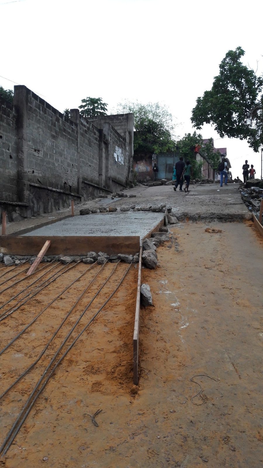 Te Litho Tenge Didier — Travaux sur rue vers pont lunda bululu (Urbanisme)