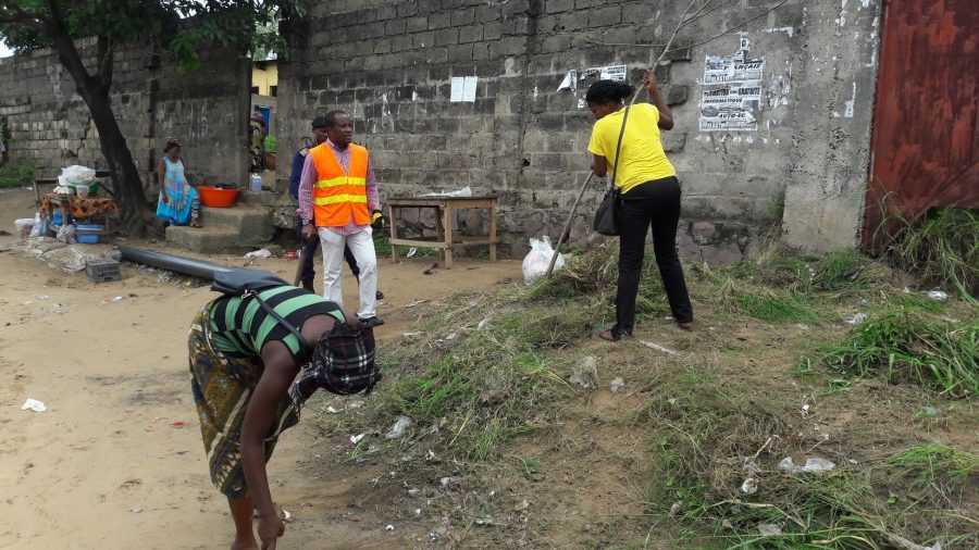 Te Litho Tenge Didier — Travaux dassainissement dans le quartier jamaique nganda  mars 2017 (Assainissement)