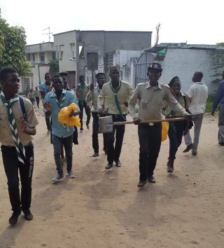 Te Litho Tenge Didier — Salongo avec scouts (Assainissement)