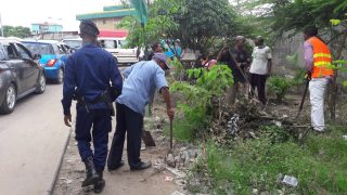 Te Litho Tenge Didier — Travaux dassainissement dans le quartier jamaique nganda  mars 2017 (Assainissement)