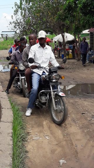 Te Litho Tenge Didier — Itinerance en moto 3 avril 2017 (Archives de terrain)