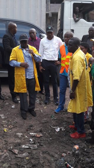 Te Litho Tenge Didier — Visite de S.E.M. Le Gouverneur a kintambo au niveau des decharges 29 mai 2017 (Kintambo)