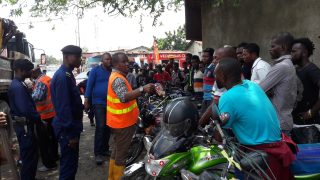 Te Litho Tenge Didier — Evacuation des vehicules  18 mai 2017 (Archives de terrain)