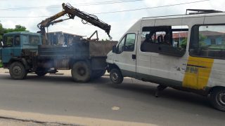 Te Litho Tenge Didier — Evacuation des vehicules  18 mai 2017 (Archives de terrain)
