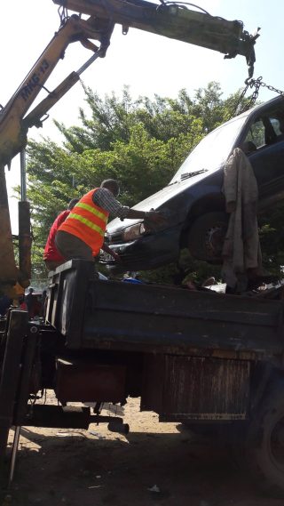 Te Litho Tenge Didier — Evacuation des vehicules  18 mai 2017 (Archives de terrain)