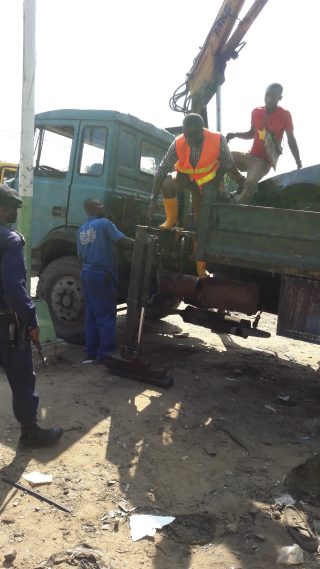 Te Litho Tenge Didier — Evacuation des vehicules  18 mai 2017 (Archives de terrain)