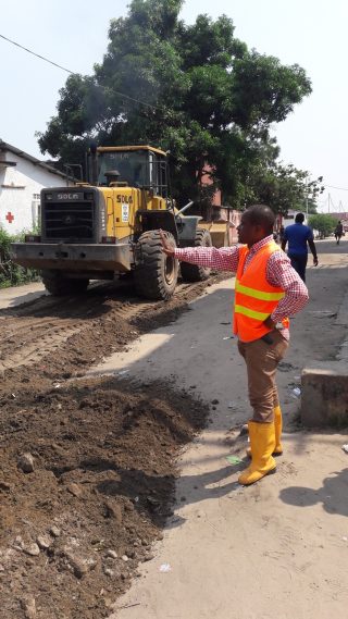 Te Litho Tenge Didier — Travaux sous le pont lunda bululu 19 mai 2017 (Urbanisme)