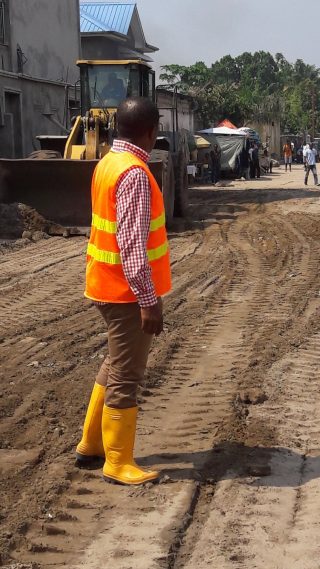 Te Litho Tenge Didier — Travaux sous le pont lunda bululu 19 mai 2017 (Urbanisme)