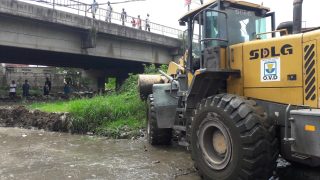 Te Litho Tenge Didier — Travaux sous le pont lunda bululu 19 mai 2017 (Urbanisme)