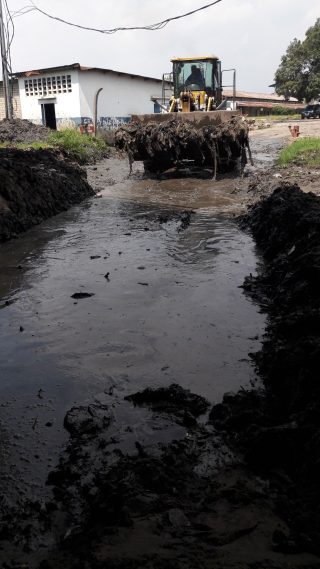 Te Litho Tenge Didier — Travaux sous le pont lunda bululu 19 mai 2017 (Urbanisme)
