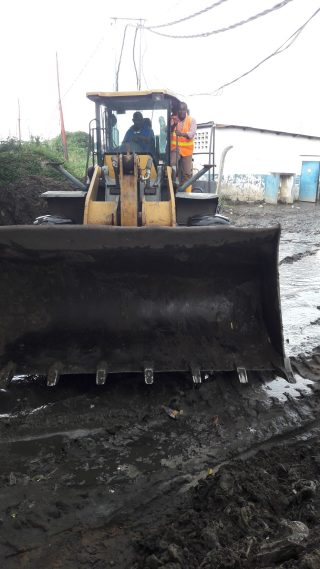 Te Litho Tenge Didier — Travaux sous le pont lunda bululu 19 mai 2017 (Urbanisme)