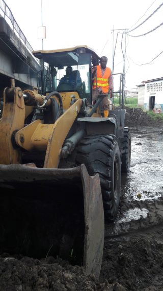 Te Litho Tenge Didier — Travaux sous le pont lunda bululu 19 mai 2017 (Urbanisme)