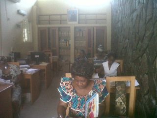 Te Litho Tenge Didier — Archives (Bourgmestre au travail)